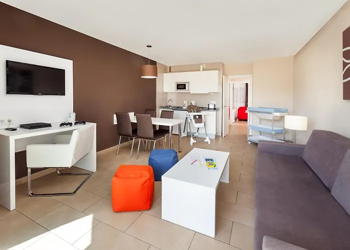 Playaolid & Aparthotel 3*